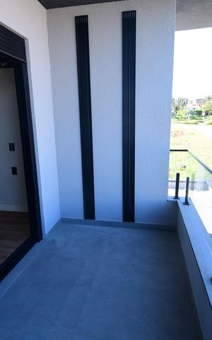 Casa de condomínio à venda com 340m², 5 quartos e 4 vagasQuarto 4 - Suíte Sacada