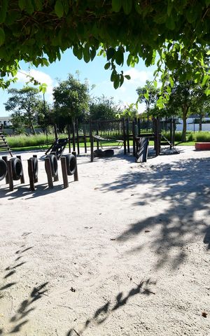 Casa de condomínio à venda com 340m², 5 quartos e 4 vagasÁrea comum - Playground