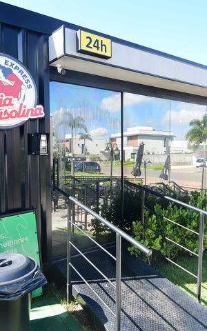 Casa de condomínio à venda com 340m², 5 quartos e 4 vagasMercearia