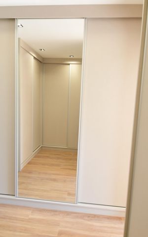 Casa de condomínio à venda com 340m², 5 quartos e 4 vagasQuarto 3 - Suíte Closet