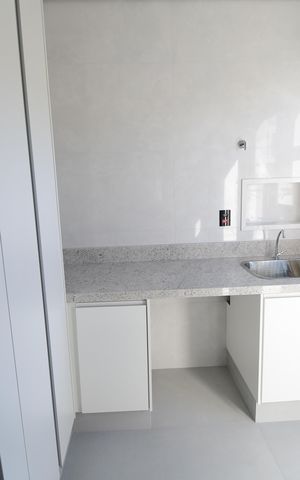 Casa de condomínio à venda com 340m², 5 quartos e 4 vagasÁrea de Serviço