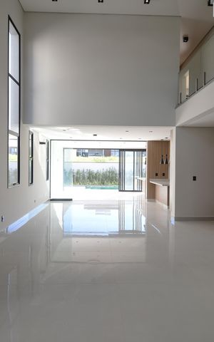 Casa de condomínio à venda com 340m², 5 quartos e 4 vagasSala