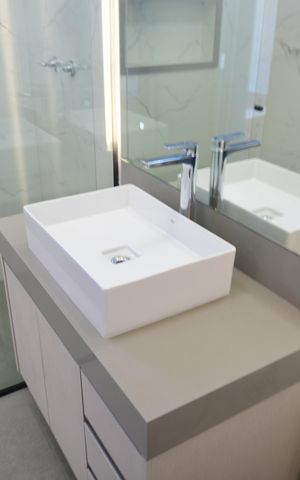 Casa de condomínio à venda com 340m², 5 quartos e 4 vagasBanheiro Suíte