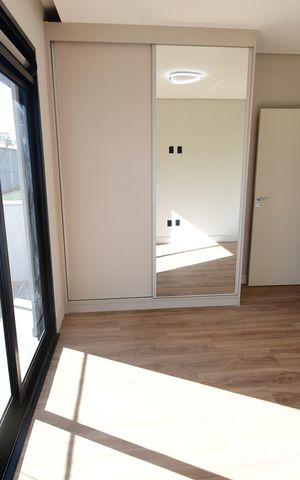 Casa de condomínio à venda com 340m², 5 quartos e 4 vagasQuarto 2 - Suíte