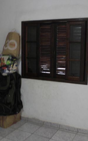 Casa à venda com 243m², 2 quartos e 2 vagasEdícula quarto 