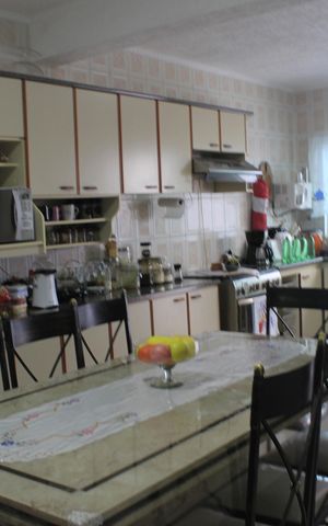 Casa à venda com 243m², 2 quartos e 2 vagasCozinha 