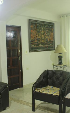 Casa à venda com 243m², 2 quartos e 2 vagasSala 