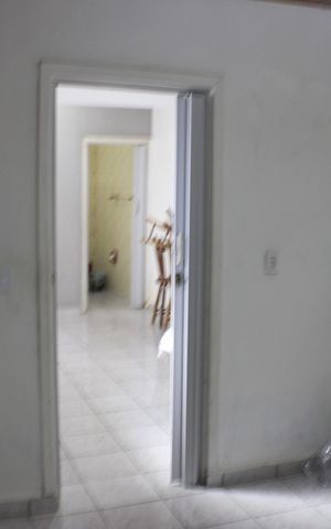 Casa à venda com 243m², 2 quartos e 2 vagasEdícula quarto 