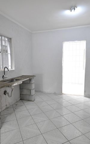 Casa para alugar com 98m², 3 quartos e 2 vagasCozinha