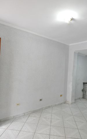 Casa para alugar com 98m², 3 quartos e 2 vagasSala