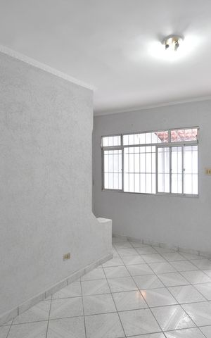Casa para alugar com 98m², 3 quartos e 2 vagasSala