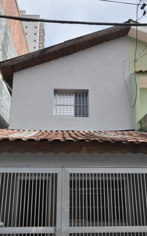 Casa para alugar com 98m², 3 quartos e 2 vagasFachada