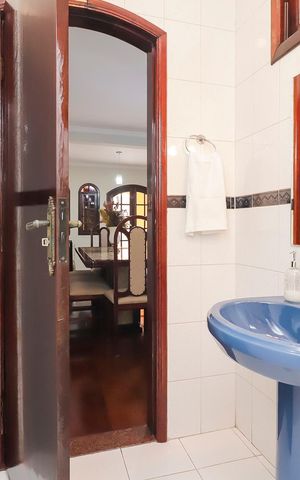 Casa à venda com 320m², 3 quartos e 5 vagasLavabo