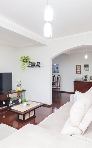 Casa à venda com 320m², 3 quartos e 5 vagasSala