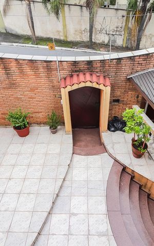 Casa à venda com 320m², 3 quartos e 5 vagasVaranda da Suíte 1