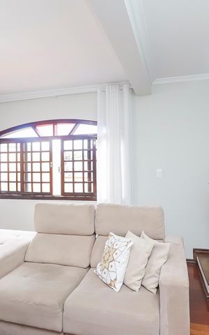 Casa à venda com 320m², 3 quartos e 5 vagasSala