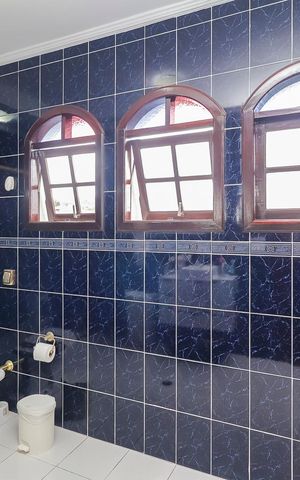 Casa à venda com 320m², 3 quartos e 5 vagasBanheiro da Suíte 1