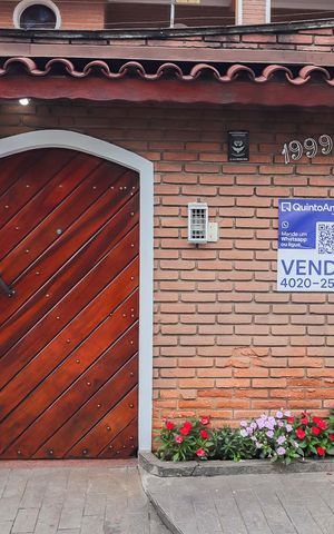 Casa à venda com 320m², 3 quartos e 5 vagasFachada