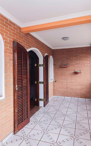 Casa à venda com 320m², 3 quartos e 5 vagasVaranda da Suíte 1