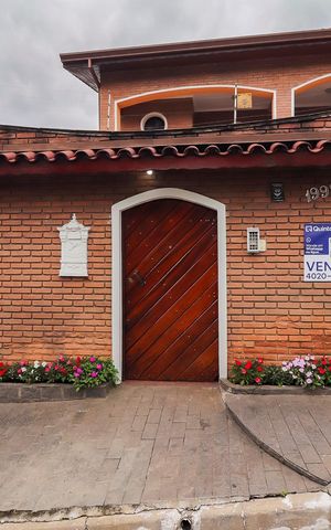 Casa à venda com 320m², 3 quartos e 5 vagasFachada