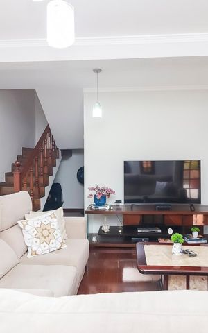 Casa à venda com 320m², 3 quartos e 5 vagasSala