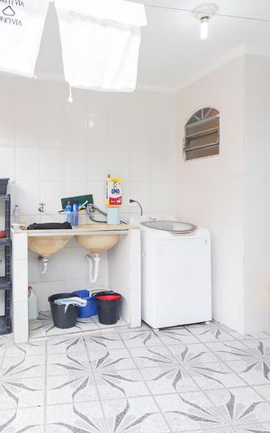 Casa à venda com 320m², 3 quartos e 5 vagasÁrea de Serviço