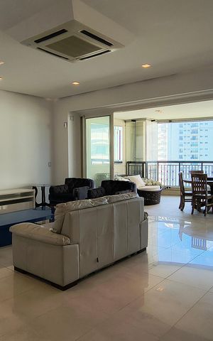 Apartamento para alugar com 300m², 4 quartos e 3 vagas Apartamento para alugar com 300m², 4 quartos e 3 vagasSala