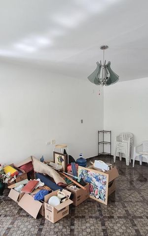 Casa à venda com 383m², 3 quartos e 4 vagas Casa à venda com 383m², 3 quartos e 4 vagasSala