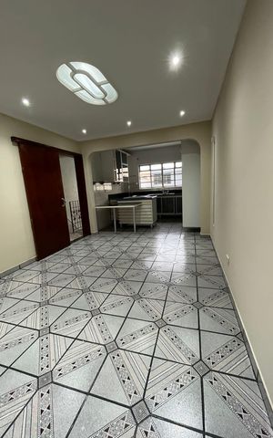 Casa à venda com 200m², 3 quartos e 6 vagas Casa à venda com 200m², 3 quartos e 6 vagasSala 2