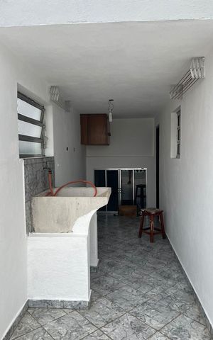 Casa à venda com 200m², 3 quartos e 6 vagas Casa à venda com 200m², 3 quartos e 6 vagasÁrea de serviço