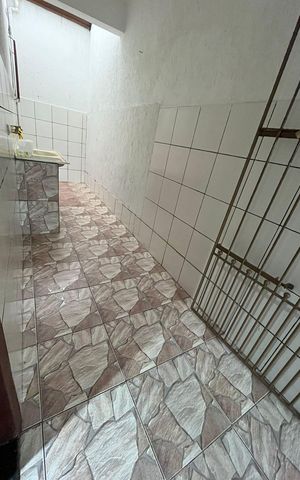Casa à venda com 200m², 3 quartos e 6 vagas Casa à venda com 200m², 3 quartos e 6 vagasÁrea externa