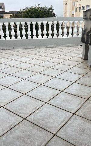 Casa à venda com 200m², 3 quartos e 6 vagas Casa à venda com 200m², 3 quartos e 6 vagasÁrea externa