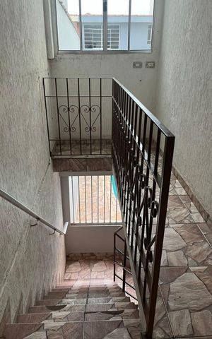 Casa à venda com 200m², 3 quartos e 6 vagas Casa à venda com 200m², 3 quartos e 6 vagasÁrea externa