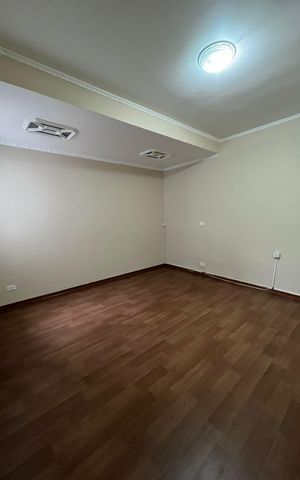 Casa à venda com 200m², 3 quartos e 6 vagas Casa à venda com 200m², 3 quartos e 6 vagasQuarto