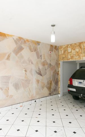 Casa à venda com 167m², 3 quartos e 3 vagas Casa à venda com 167m², 3 quartos e 3 vagasGaragem