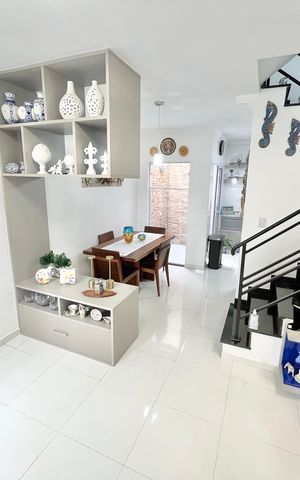Casa de condomínio à venda com 102m², 2 quartos e 2 vagasSala/Cozinha