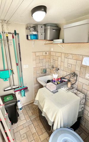 Casa de condomínio à venda com 102m², 2 quartos e 2 vagasLavanderia
