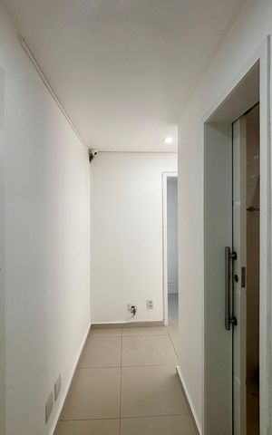 Apartamento para alugar com 101m², 4 quartos e 1 vagaCorredor de acesso aos quartos