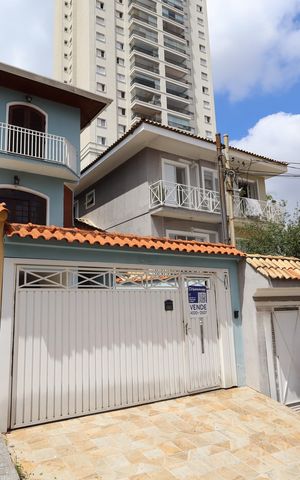 Casa para alugar com 211m², 3 quartos e 4 vagasFachada