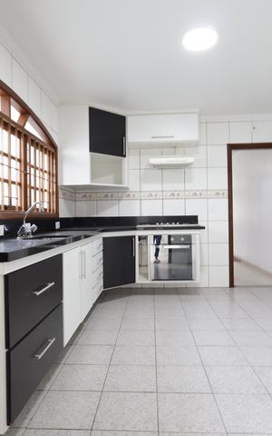Casa para alugar com 211m², 3 quartos e 4 vagasCozinha