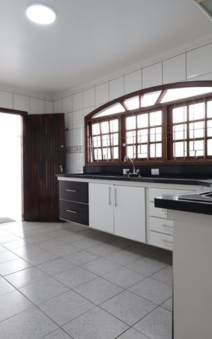 Casa para alugar com 211m², 3 quartos e 4 vagasCozinha