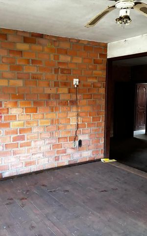 Casa à venda com 180m², 3 quartos e 5 vagas Casa à venda com 180m², 3 quartos e 5 vagasSala