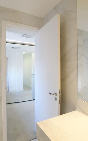 Apartamento à venda com 89m², 1 quarto e 2 vagas Apartamento à venda com 89m², 1 quarto e 2 vagasBanheiro da Suíte