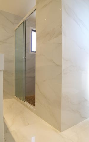 Apartamento à venda com 89m², 1 quarto e 2 vagas Apartamento à venda com 89m², 1 quarto e 2 vagasBanheiro da Suíte