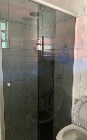 Casa à venda com 171m², 3 quartos e 2 vagas Casa à venda com 171m², 3 quartos e 2 vagasBanheiro