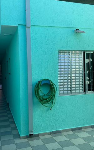 Casa à venda com 171m², 3 quartos e 2 vagas Casa à venda com 171m², 3 quartos e 2 vagasÁrea externa