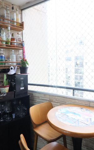 Apartamento à venda com 74m², 2 quartos e 1 vagaVaranda