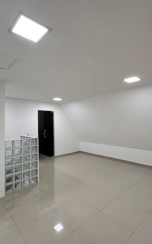 Casa de condomínio à venda com 260m², 4 quartos e 4 vagas Casa de condomínio à venda com 260m², 4 quartos e 4 vagasSalão