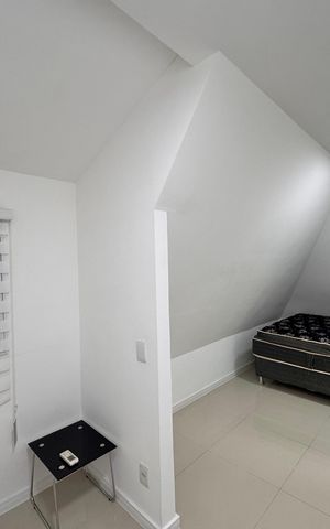 Casa de condomínio à venda com 260m², 4 quartos e 4 vagas Casa de condomínio à venda com 260m², 4 quartos e 4 vagasSalão