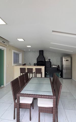 Casa de condomínio à venda com 260m², 4 quartos e 4 vagas